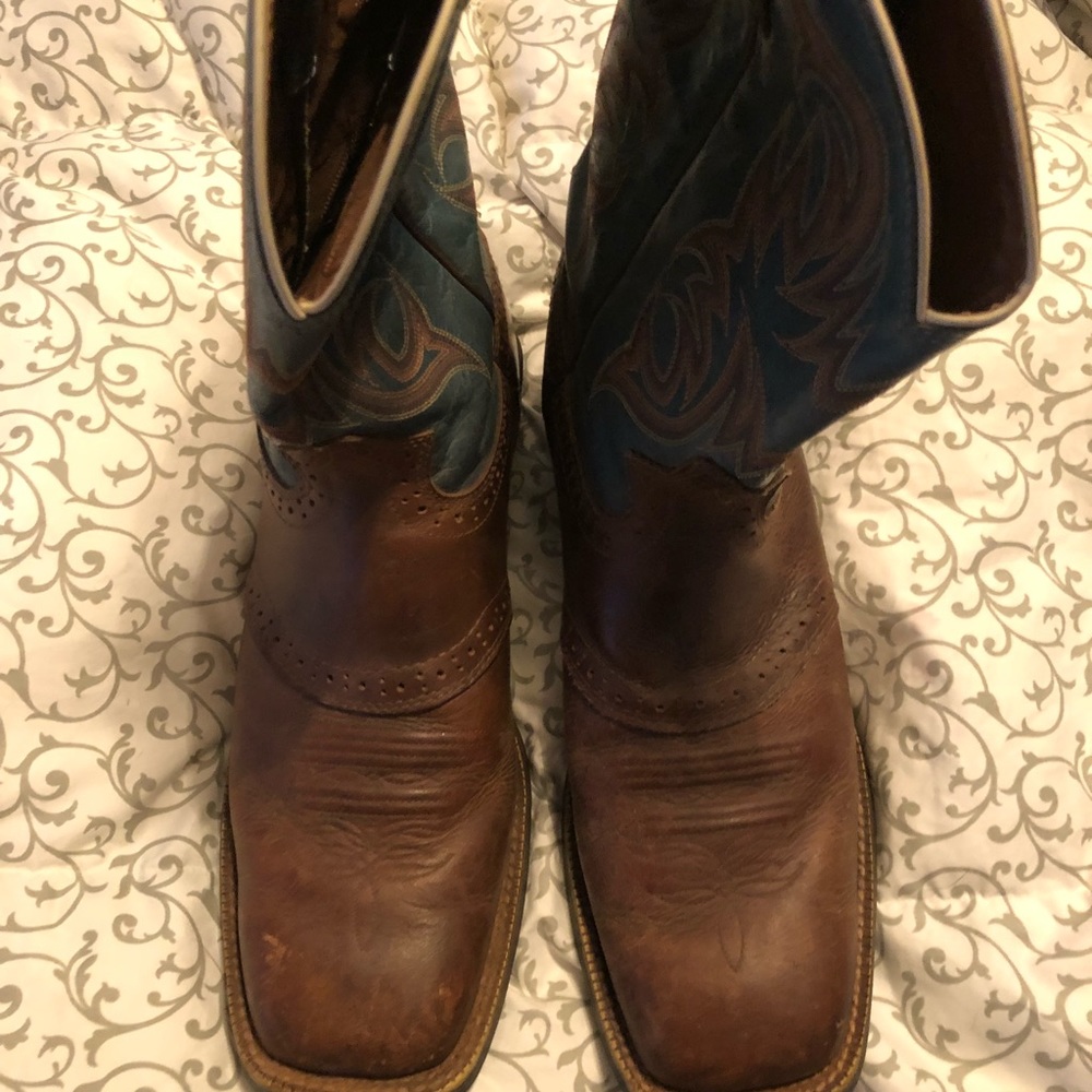 Men’s Justin boots 💙